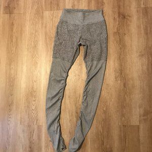 Alo Yoga Goddess Leggings Size Large